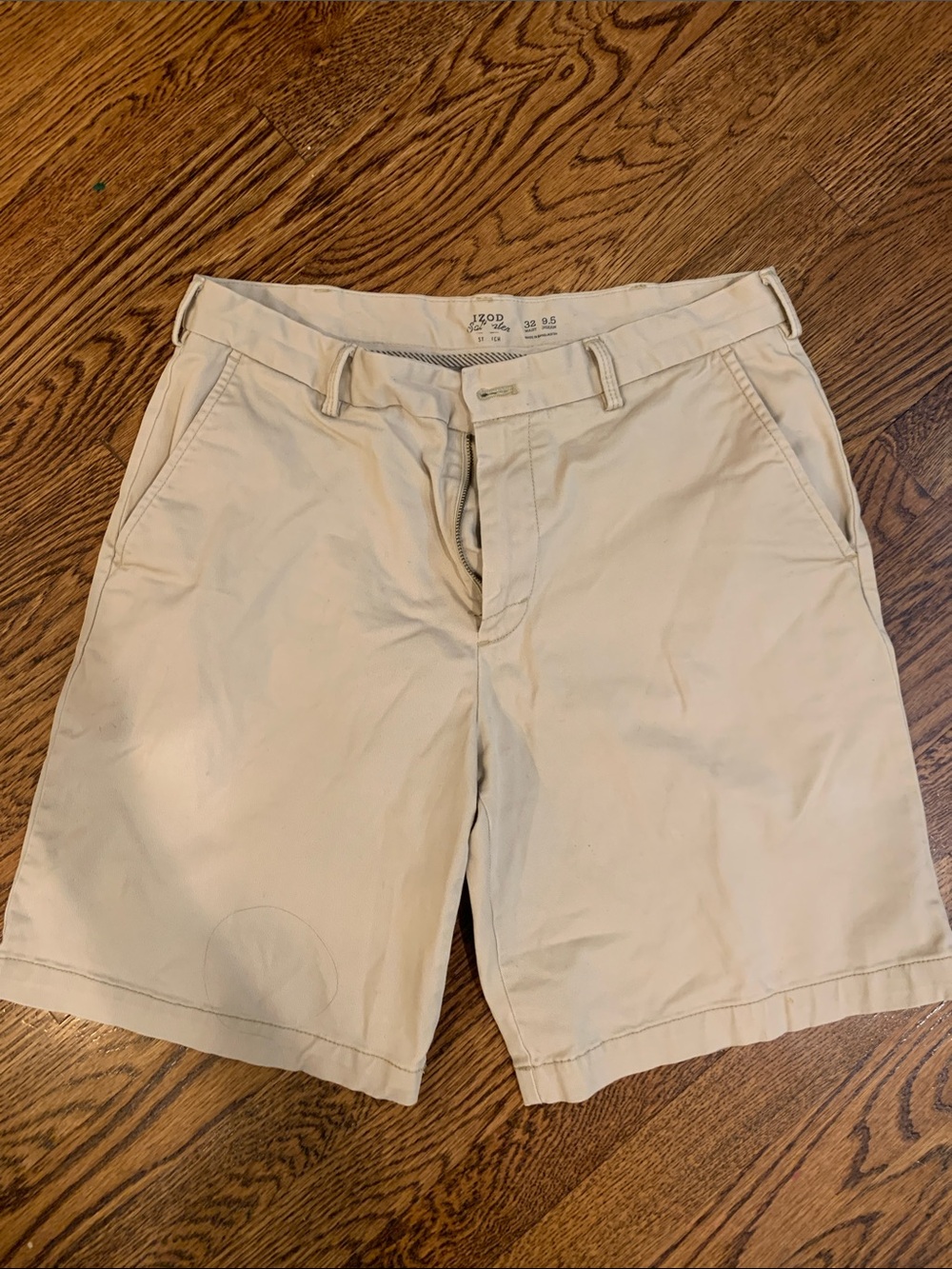 Izod Light Beige Flat Front Men’s Shorts